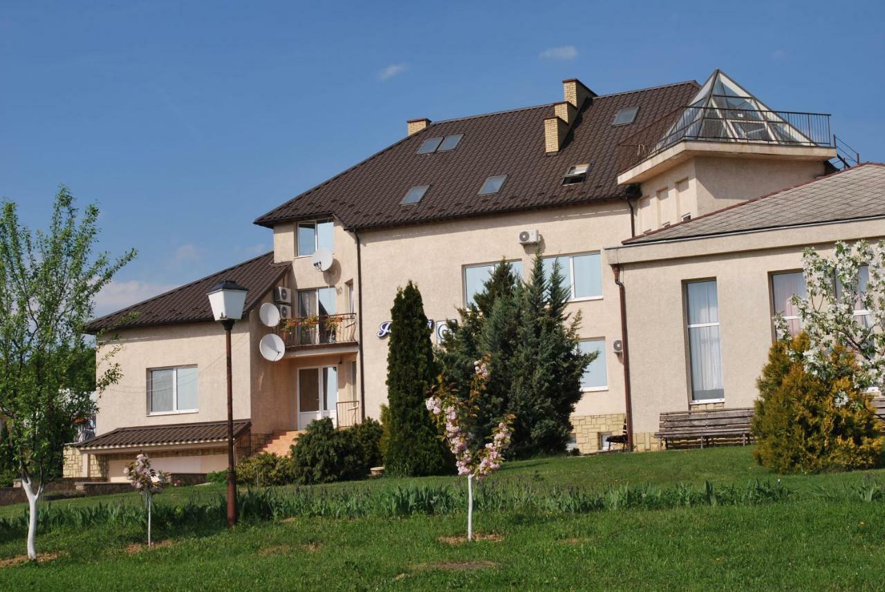 Guest House Uzhgorod Exterior photo